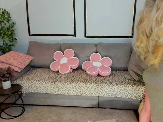 ElissaVibe's BongaCams show and profile