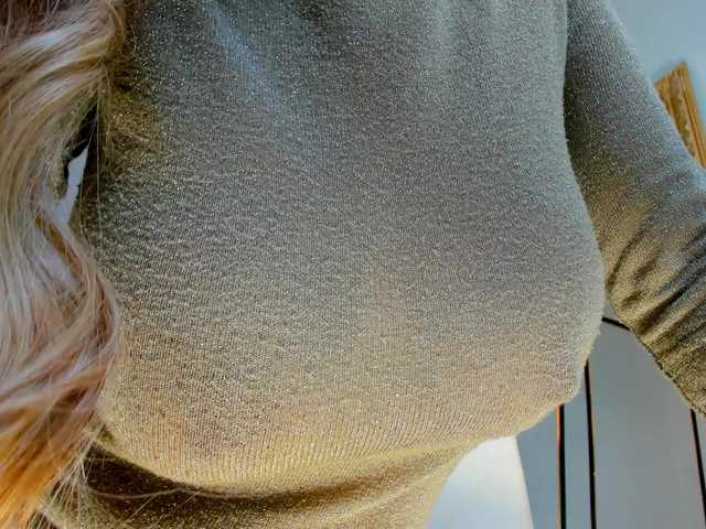 ElissaVibe's BongaCams show and profile