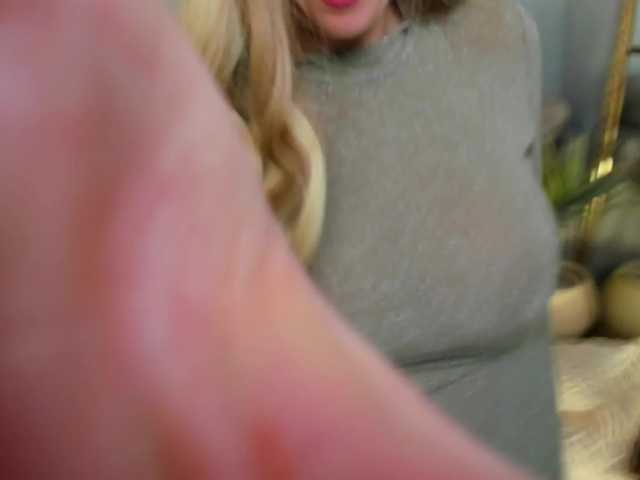 ElissaVibe's BongaCams show and profile