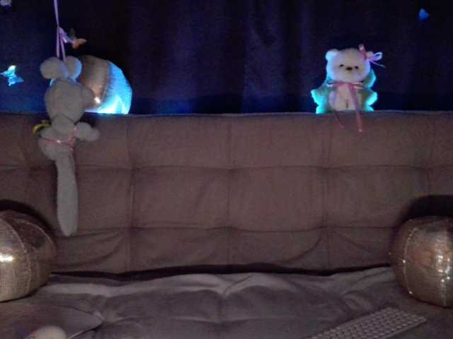 BADmoms's BongaCams show and profile