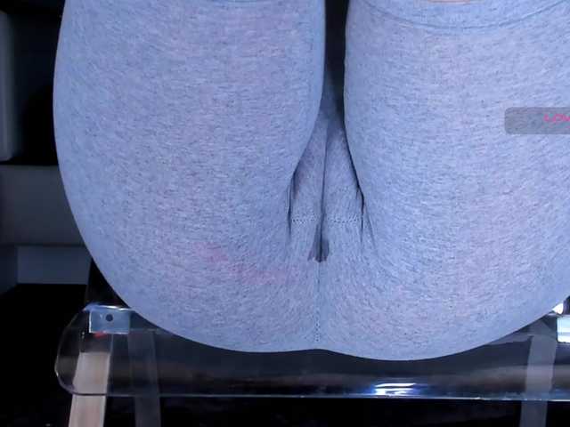 Kira-Kell's BongaCams show and profile