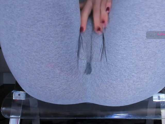 Kira-Kell's BongaCams show and profile