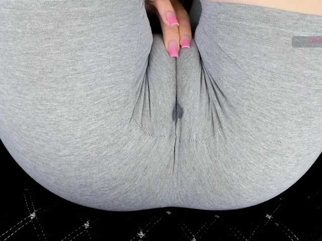Kira-Kell from BongaCams