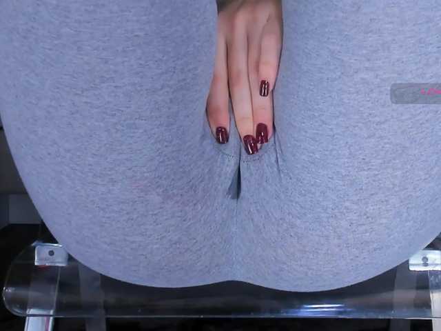 Kira-Kell's BongaCams show and profile