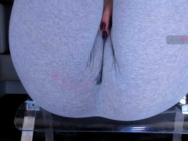 Kira-Kell's BongaCams show and profile