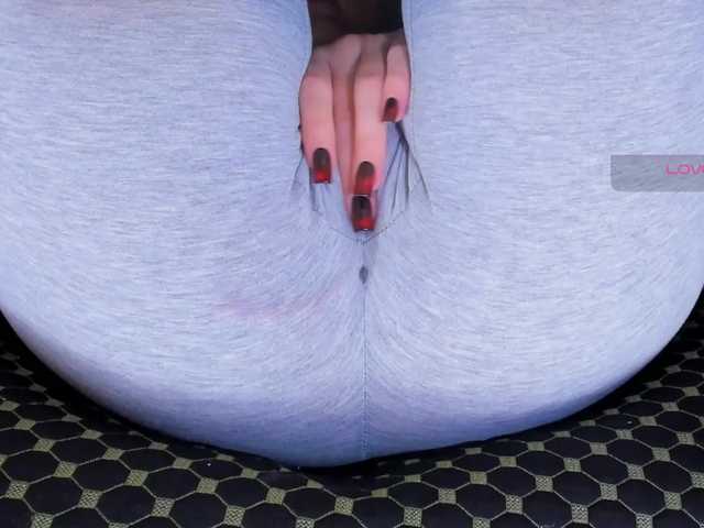 Kira-Kell's BongaCams show and profile