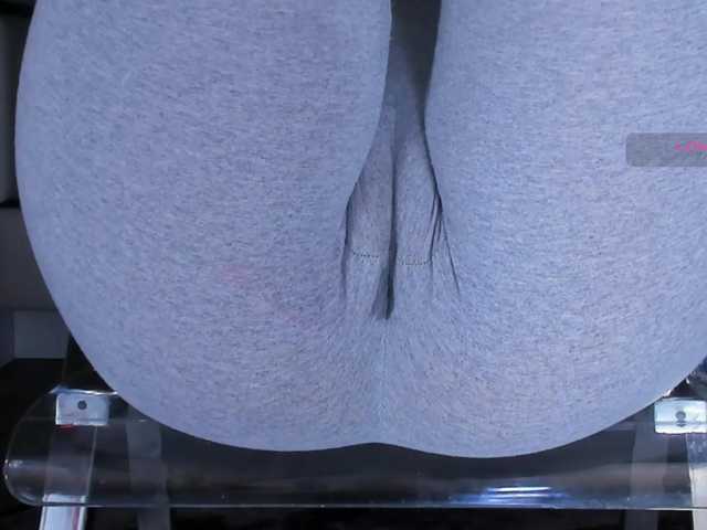 Kira-Kell's BongaCams show and profile