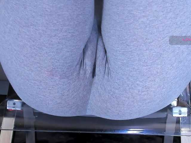 Kira-Kell's BongaCams show and profile