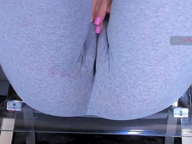 Kira-Kell's BongaCams show and profile