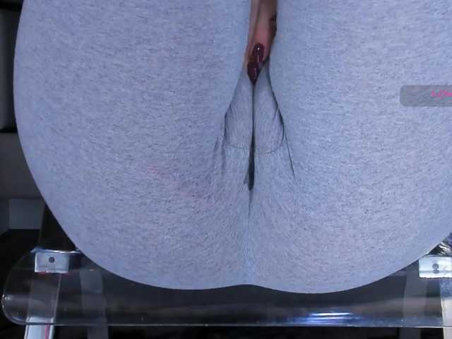 Kira-Kell's BongaCams show and profile