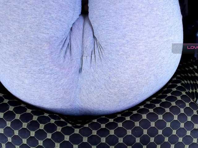 Kira-Kell's BongaCams show and profile