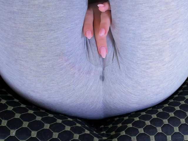 Kira-Kell's BongaCams show and profile