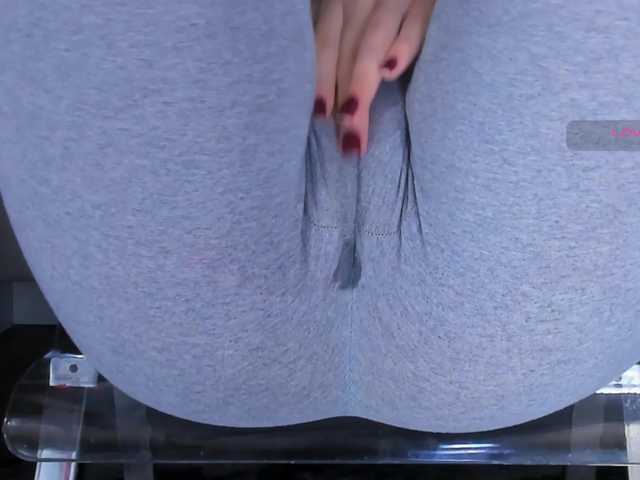 Kira-Kell's BongaCams show and profile