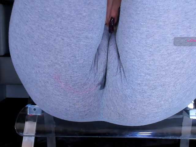 Kira-Kell's BongaCams show and profile