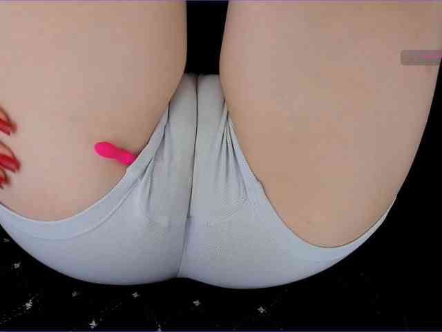 Kira-Kell Live Webcam on BongaCams