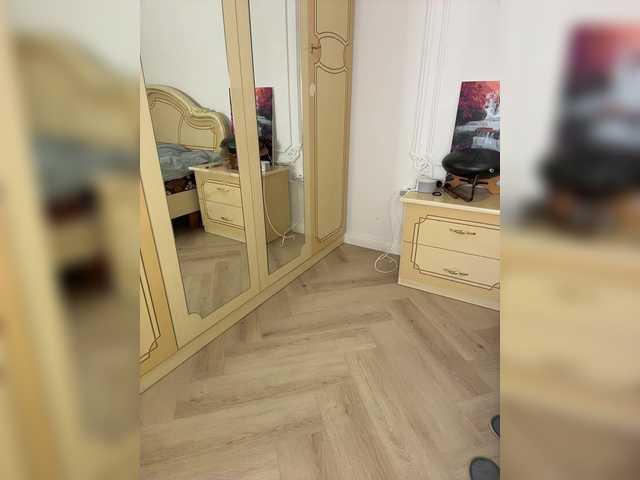 avolood's BongaCams show and profile