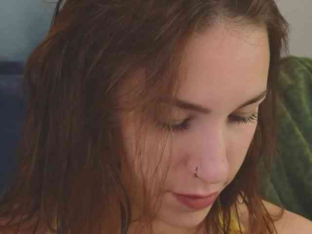avolood Live Webcam on BongaCams