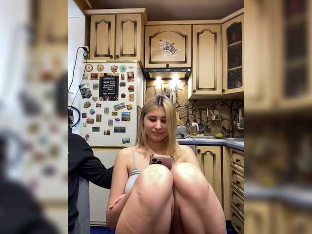 -Breid-1's BongaCams show and profile