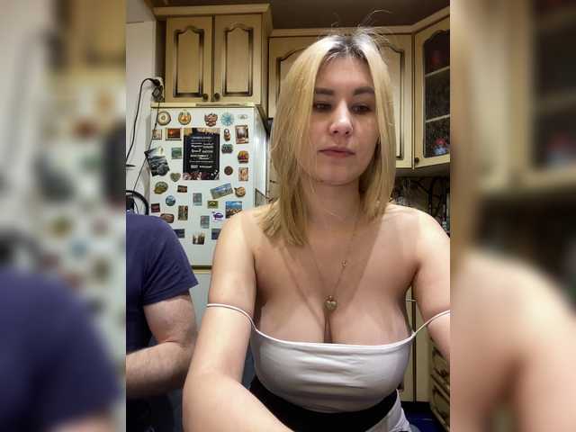 -Breid-1's BongaCams show and profile