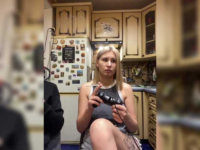 -Breid-1's BongaCams show and profile