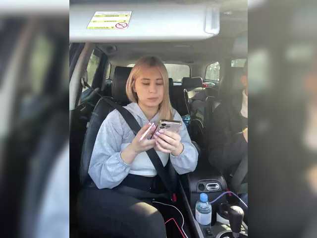 -Breid-1's BongaCams show and profile