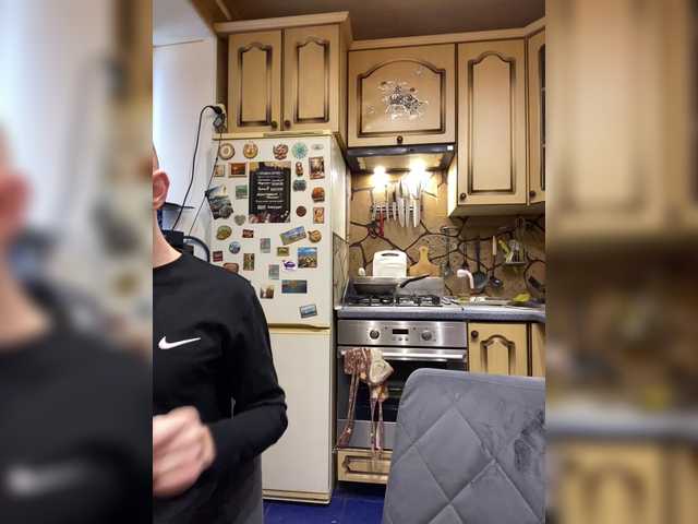 -Breid-1's BongaCams show and profile