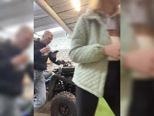 -Breid-1's BongaCams show and profile