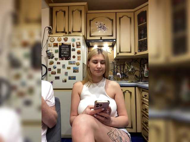 -Breid-1's BongaCams show and profile