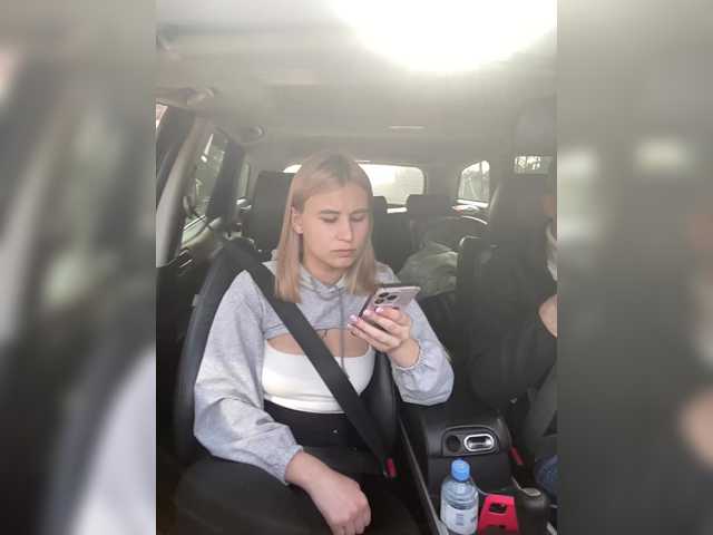 -Breid-1's BongaCams show and profile