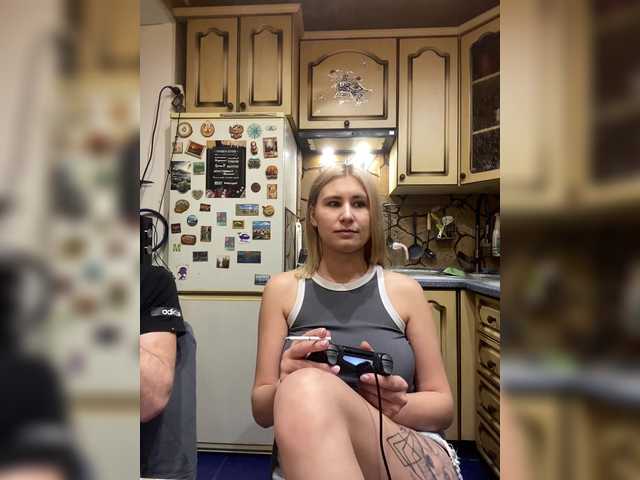 -Breid-1's BongaCams show and profile