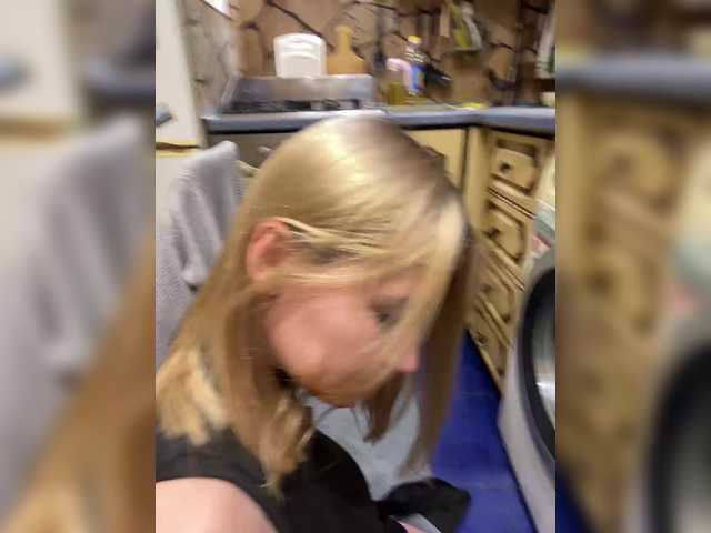 -Breid-1's BongaCams show and profile