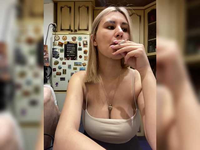 -Breid-1's BongaCams show and profile