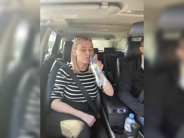 -Breid-1's BongaCams show and profile