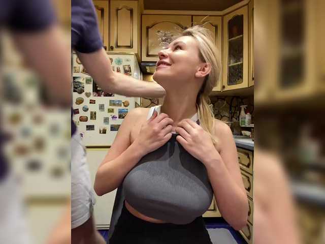 -Breid-1's BongaCams show and profile