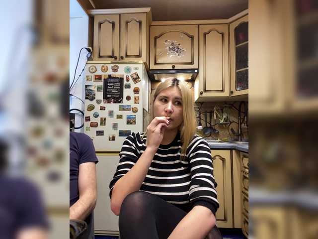 -Breid-1's BongaCams show and profile