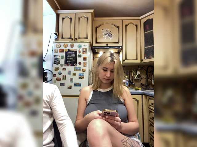 -Breid-1's BongaCams show and profile