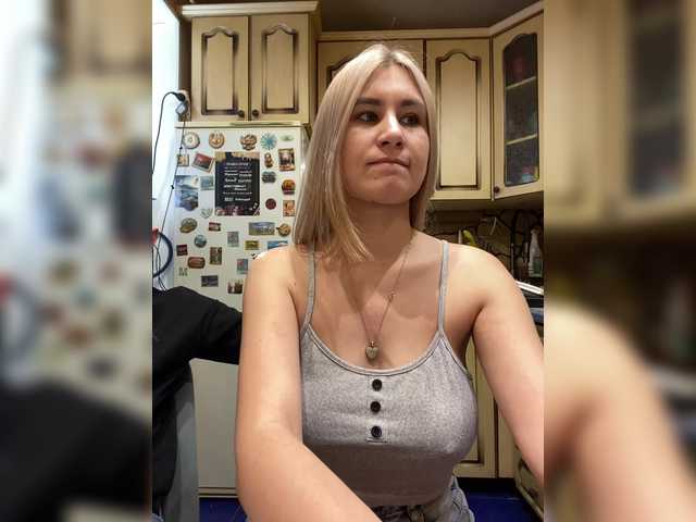 -Breid-1's BongaCams show and profile