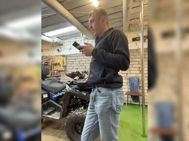 -Breid-1's BongaCams profile