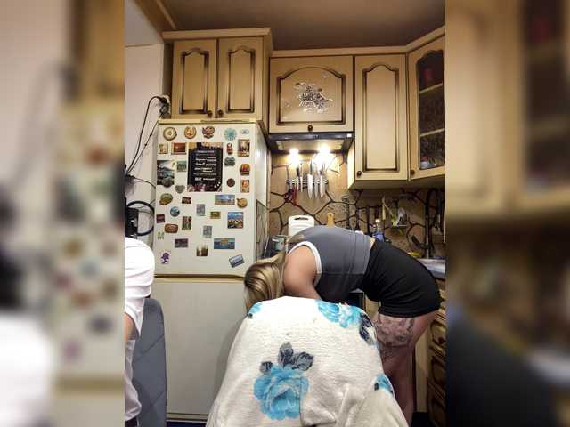 -Breid-1's BongaCams show and profile