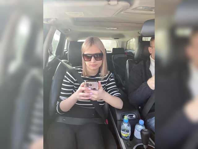 -Breid-1's BongaCams show and profile