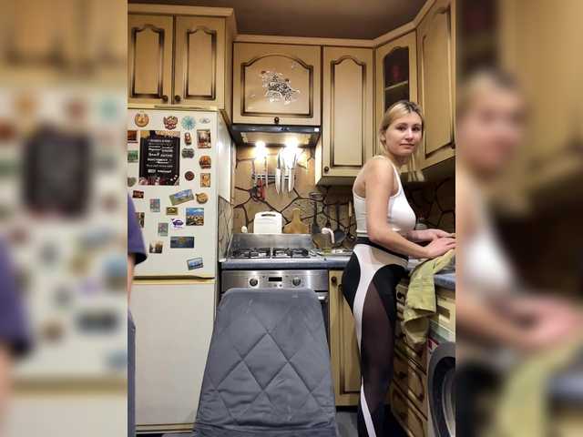 -Breid-1's BongaCams show and profile