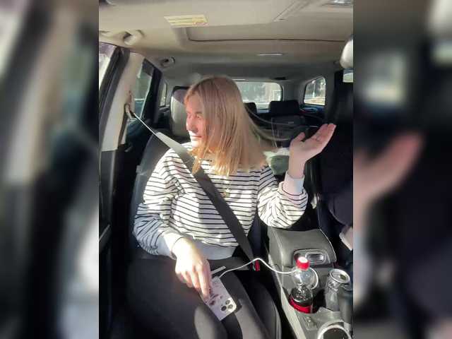 -Breid-1's BongaCams show and profile