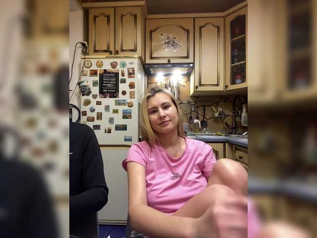 -Breid-1's BongaCams show and profile