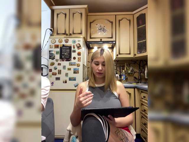 -Breid-1's BongaCams show and profile