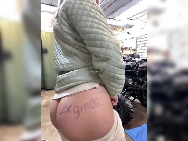 -Breid-1's BongaCams profile