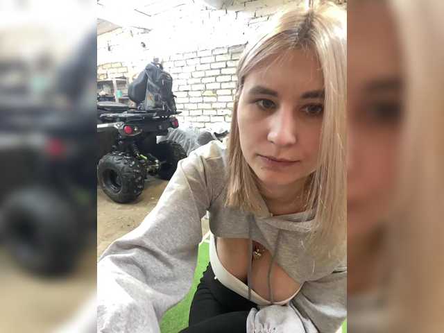-Breid-1's BongaCams profile