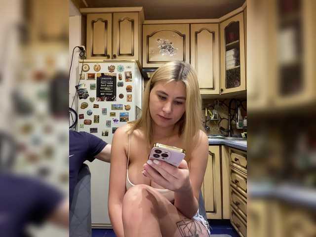 -Breid-1's BongaCams show and profile