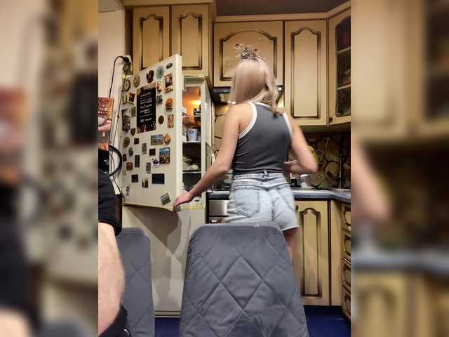 -Breid-1's BongaCams show and profile