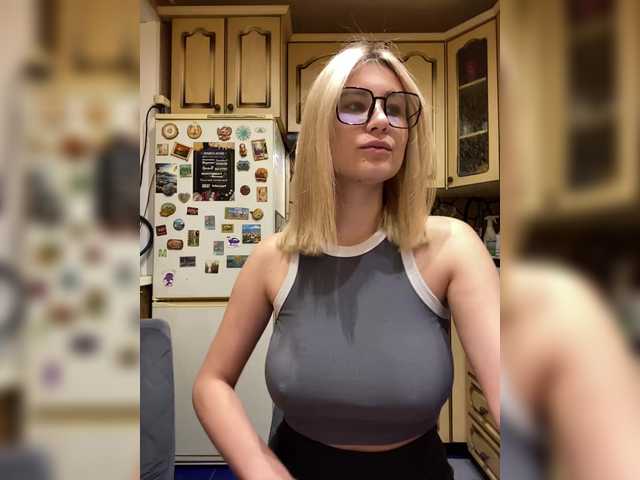 -Breid-1's BongaCams show and profile