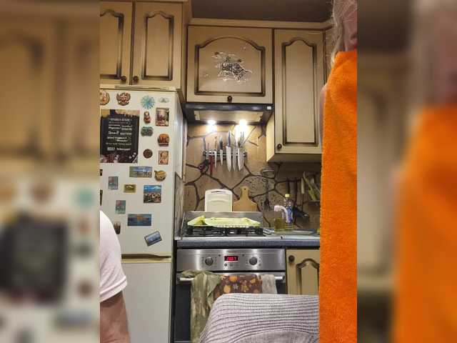 -Breid-1's BongaCams show and profile